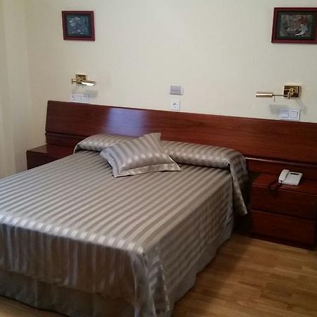Hotel Isabel Briviesca Ngoại thất bức ảnh