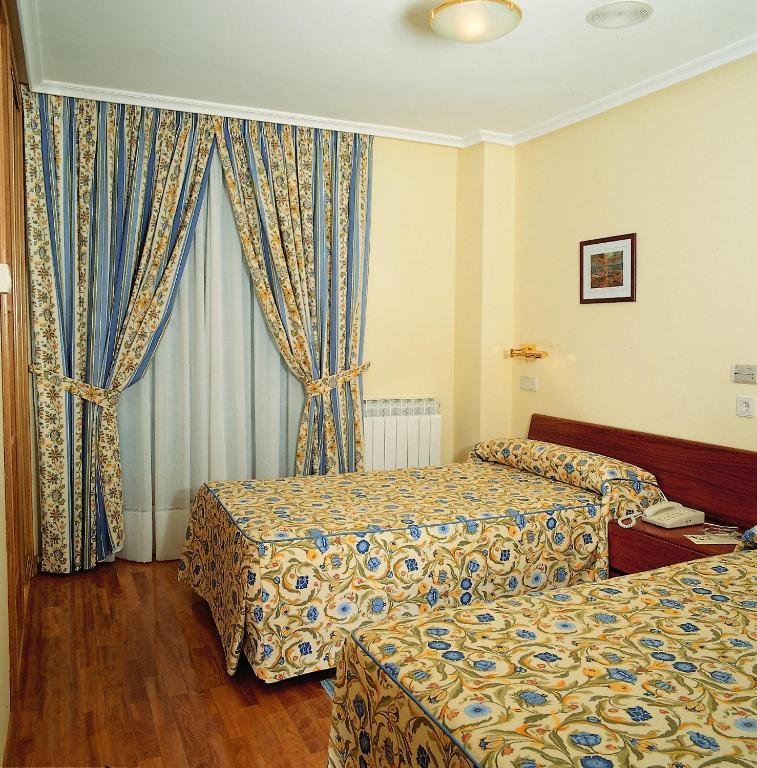 Hotel Isabel Briviesca Phòng bức ảnh